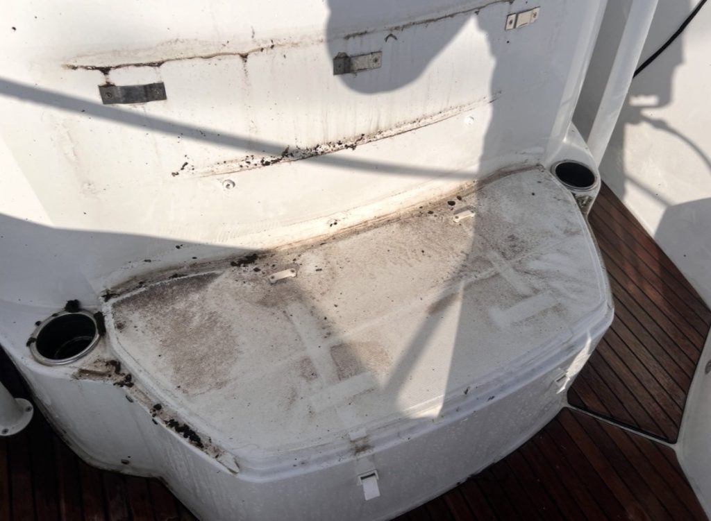 BATEAU NETTOYAGE