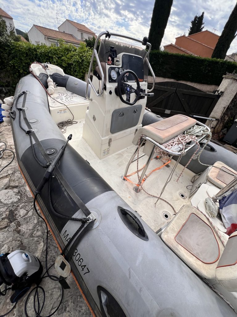 LAVAGE D'UN ZODIAC À DOMICILE