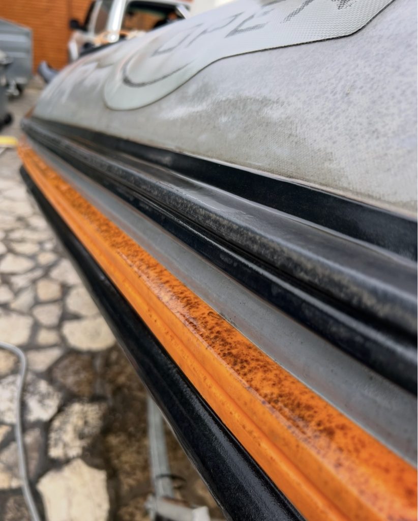 LAVAGE D'UN ZODIAC À DOMICILE