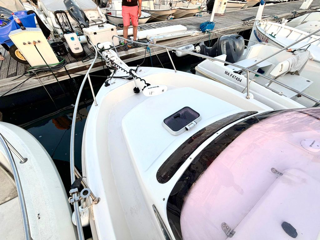 RÉNOVATION ESTHÉTIQUE DE BATEAU À PERPIGNAN