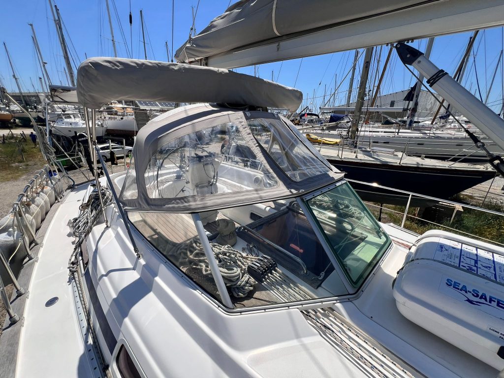 LAVAGE D'UN BAVARIA 40 À PORT-SAINT-LOUIS-DU-RHÔNE