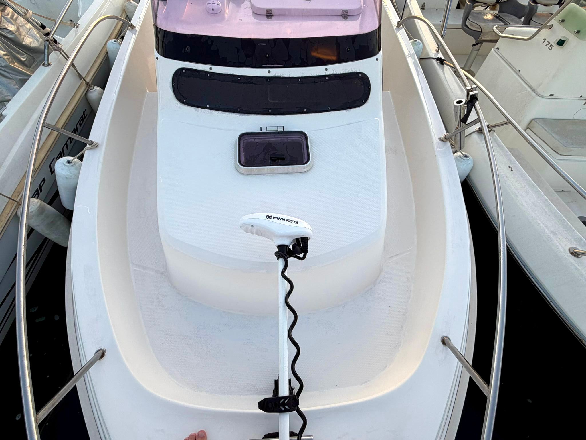 ➡️ NETTOYAGE DE BATEAU À MARSEILLE : UN ULTRAMAR SHAFT 600 SUBLIMÉ À LA MAIN
