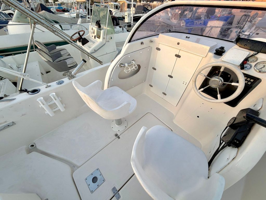 NETTOYAGE DE BATEAU À MARSEILLE