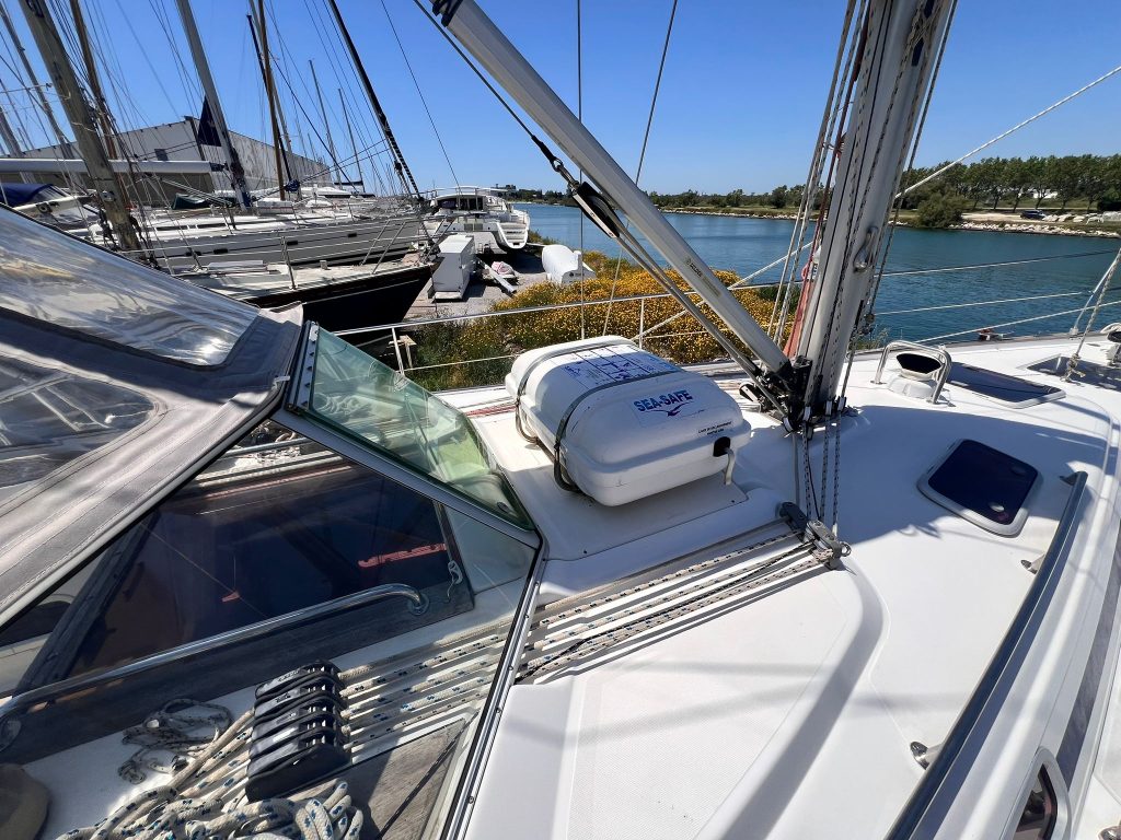 LAVAGE D'UN BAVARIA 40 À PORT-SAINT-LOUIS-DU-RHÔNE